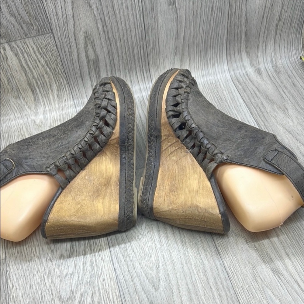 Very Volatile Dark Gray and Brown Wedge Sandals - Picture 8 of 11